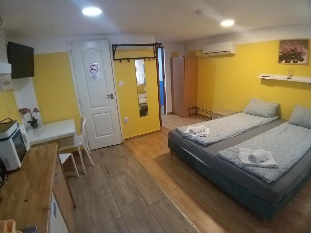 Deniz Guesthouse Boedapest Buitenkant foto