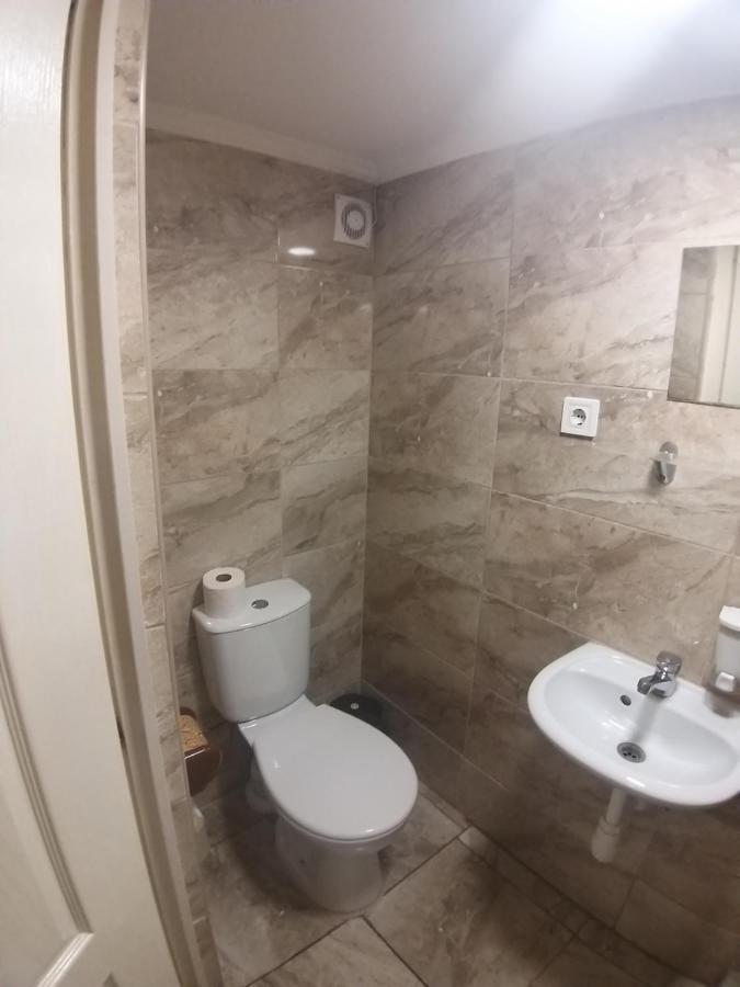 Deniz Guesthouse Boedapest Buitenkant foto