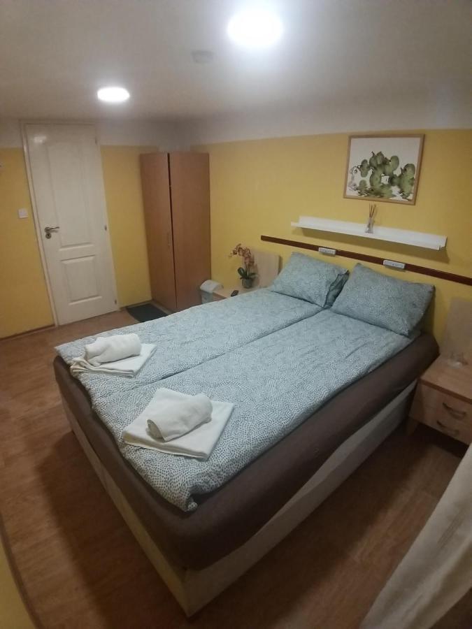 Deniz Guesthouse Boedapest Buitenkant foto