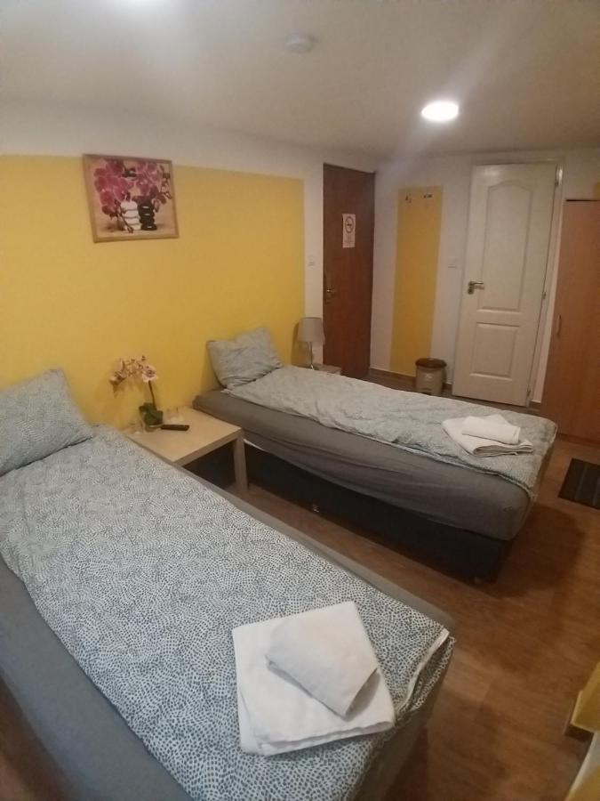 Deniz Guesthouse Boedapest Buitenkant foto