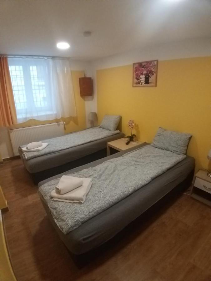 Deniz Guesthouse Boedapest Buitenkant foto