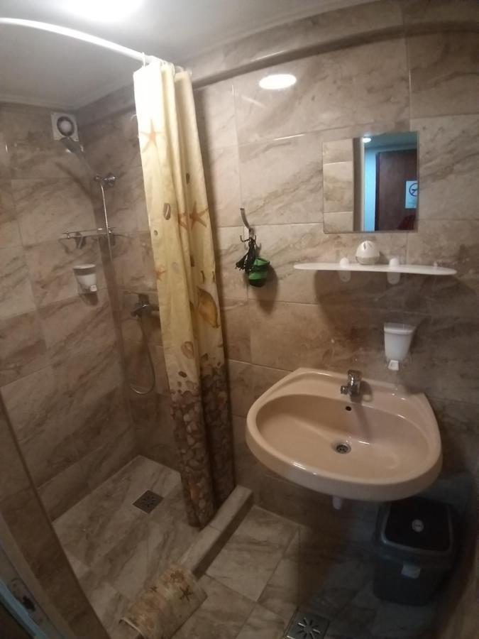 Deniz Guesthouse Boedapest Buitenkant foto