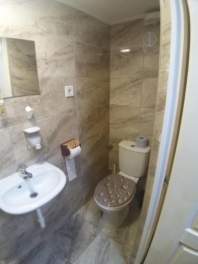Deniz Guesthouse Boedapest Buitenkant foto