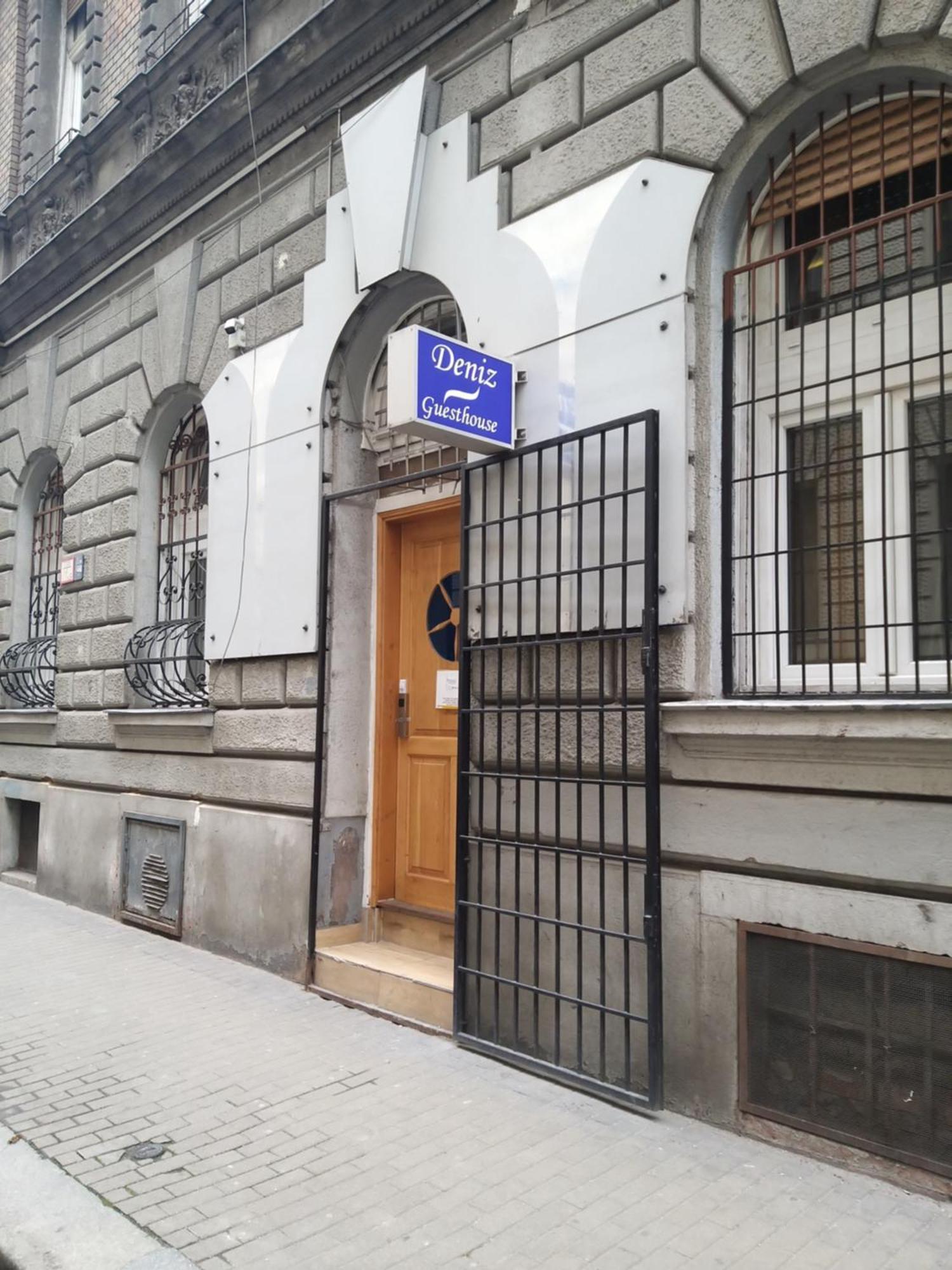 Deniz Guesthouse Boedapest Buitenkant foto