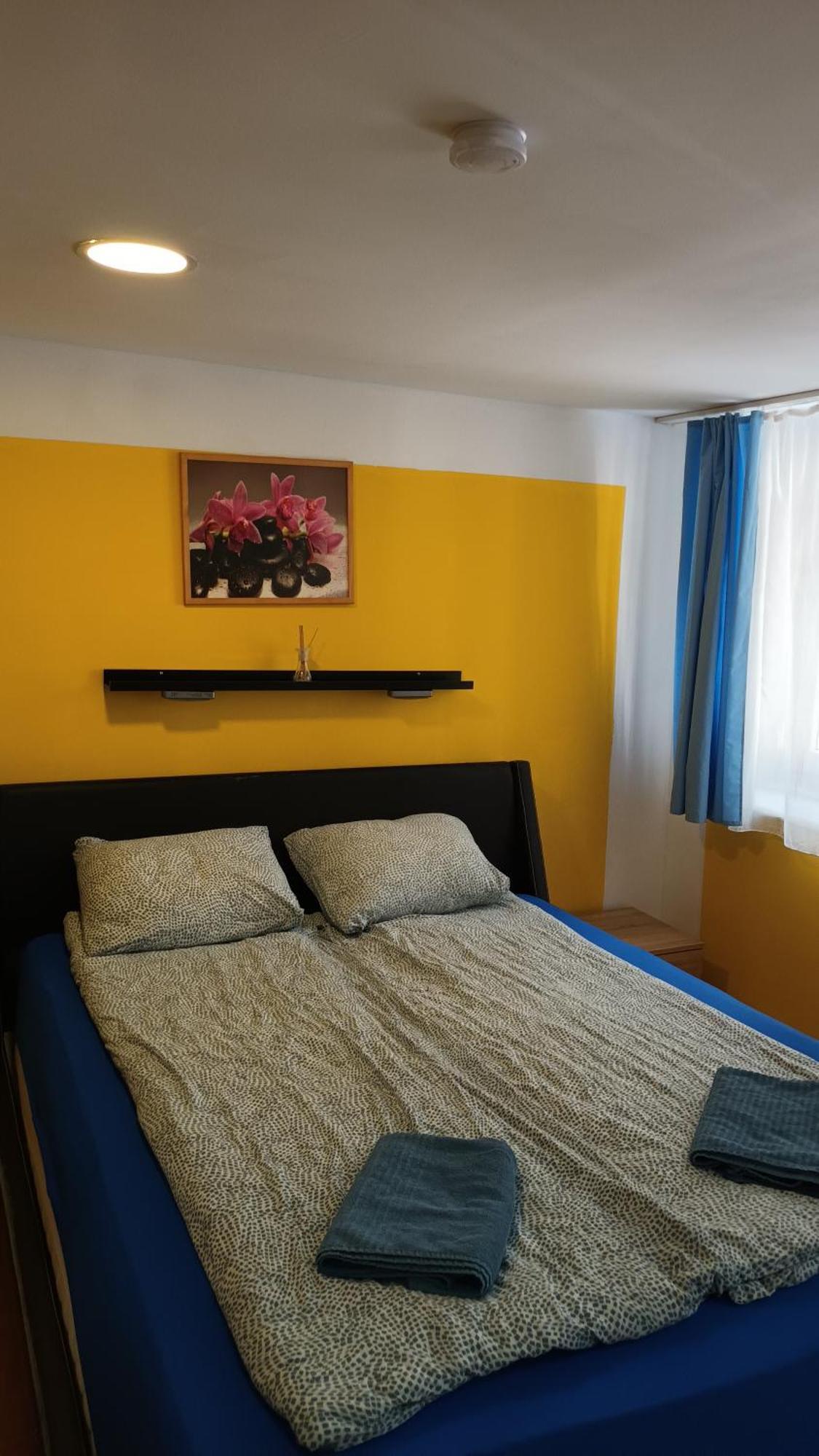 Deniz Guesthouse Boedapest Buitenkant foto