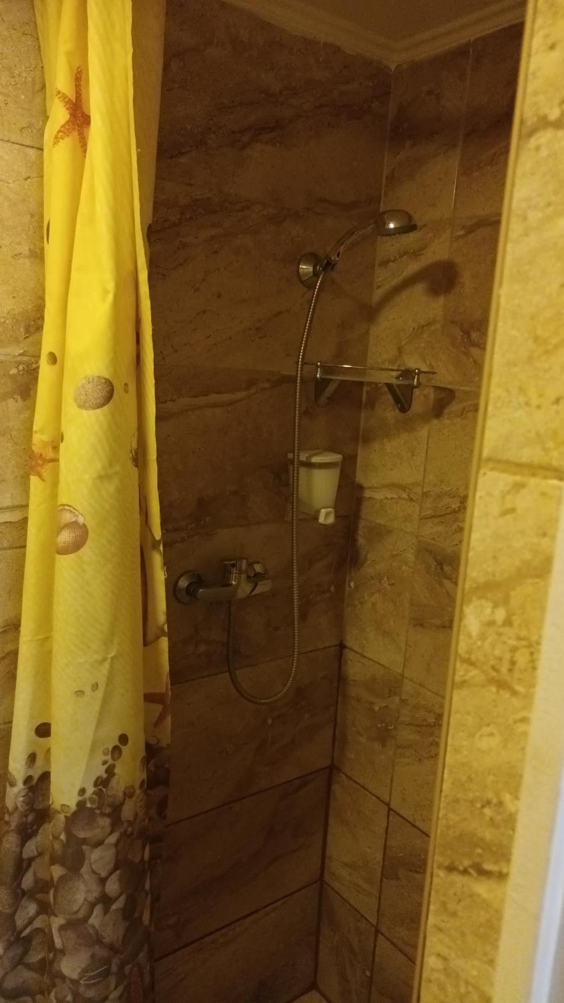 Deniz Guesthouse Boedapest Buitenkant foto