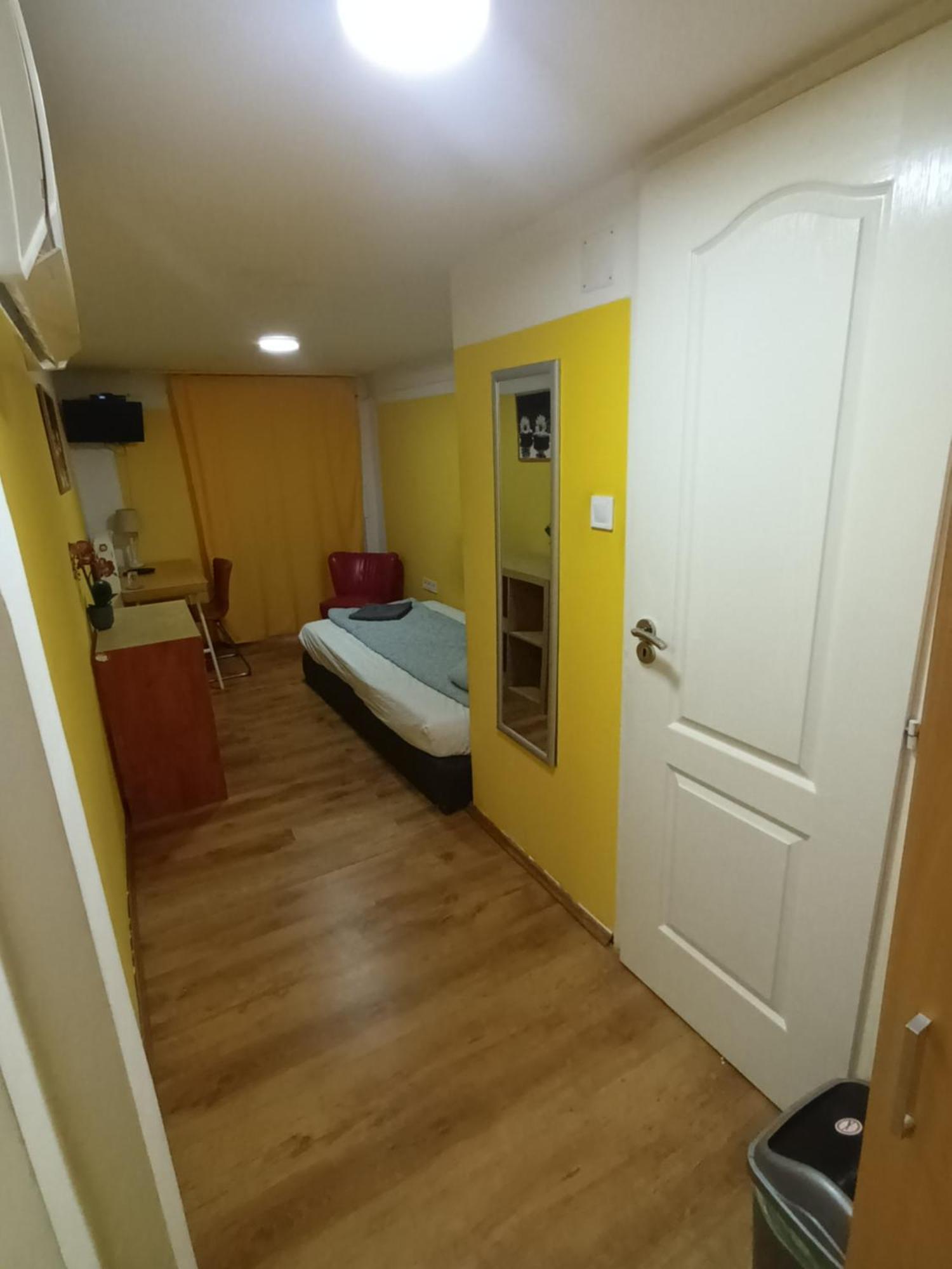 Deniz Guesthouse Boedapest Buitenkant foto